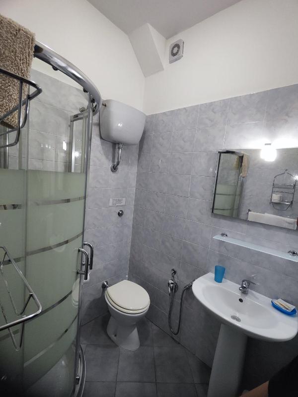 Quadruple Room with Balcony image 3