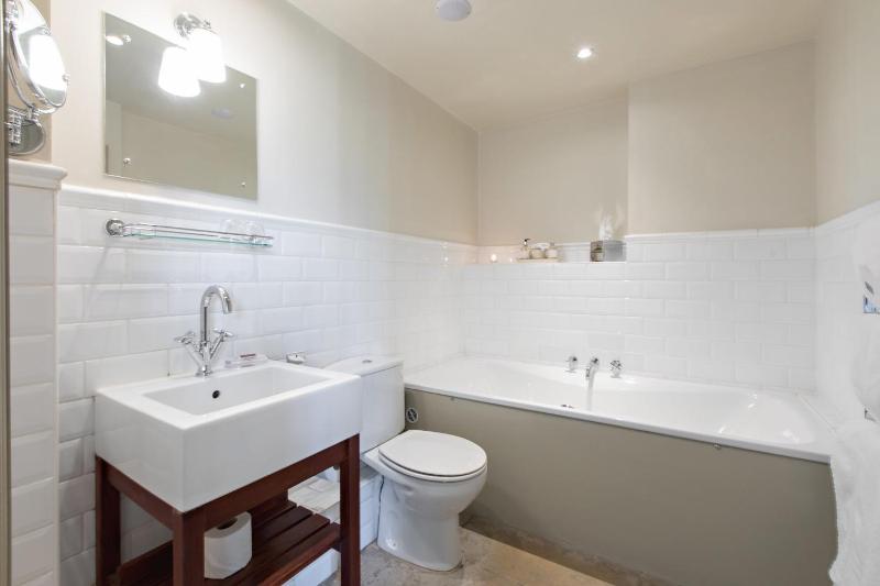 Luxury Double Room image 2