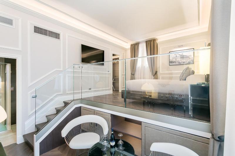 Deluxe Double Room with Spa Bath  image 4