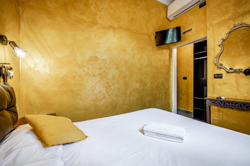 Standard Single Room image 2