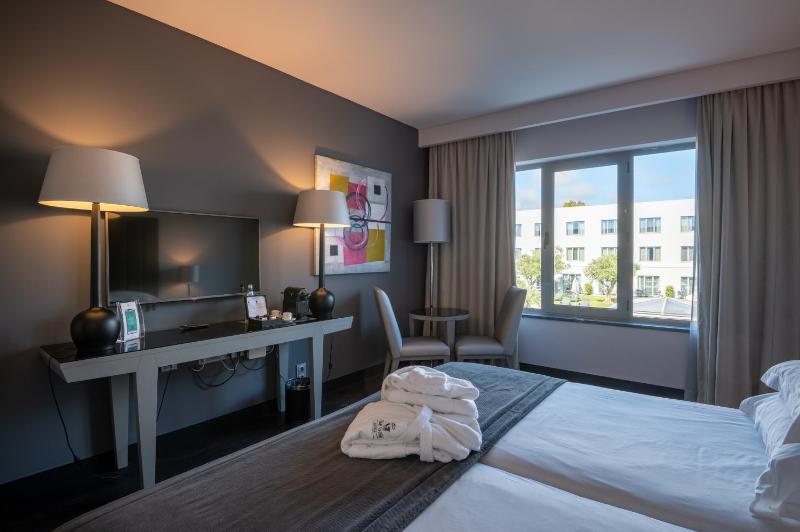 Superior Double or Twin Room image 4