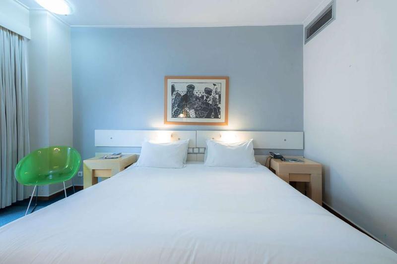 Comfort Queen Room - Non-Smoking image 2