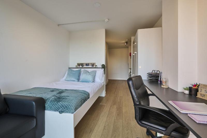 Upperton Road Apartments in Leicester - image 15