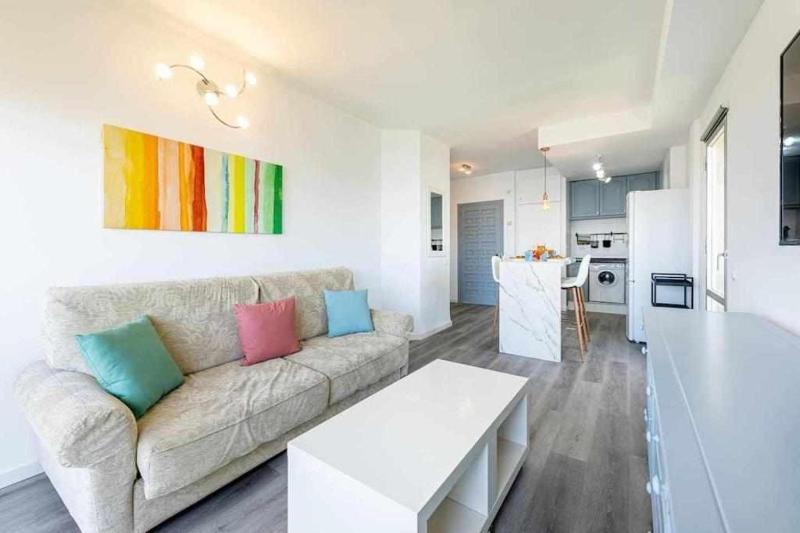 BENALBEACH APARTAMENTO con vistas maravillosas - image 15