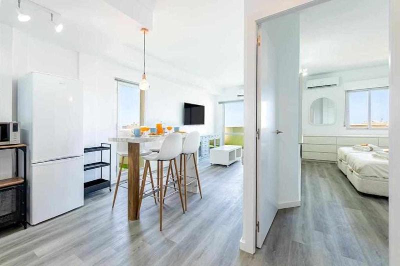 BENALBEACH APARTAMENTO con vistas maravillosas - image 6