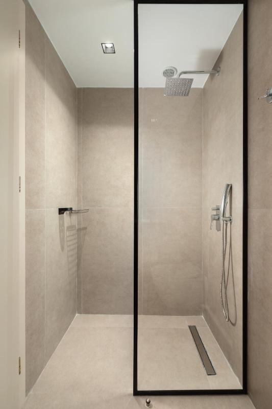 Double Room with Balcony and Sea View image 4