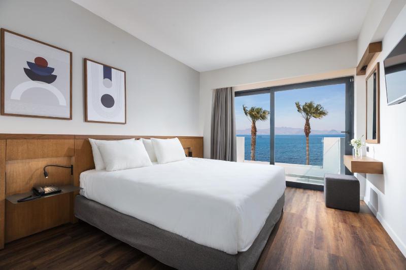 Suite with Sea View image 1