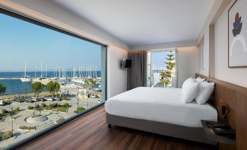 Superior Suite with Sea View image 3