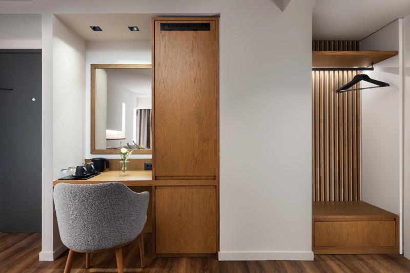 Suite with Sea View image 2