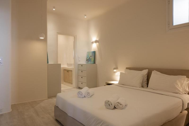 Luxury Apartment with Sea View image 4