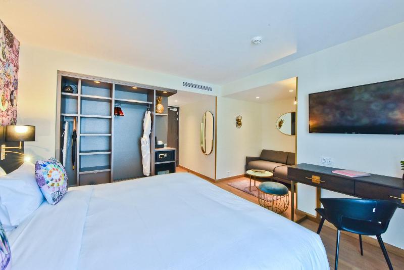 Prestige Triple Room image 2