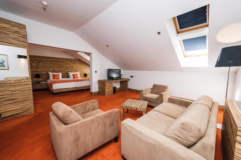 Standard Double Room image 4
