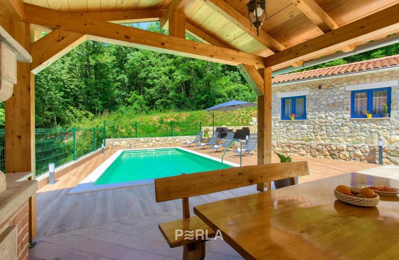 Cozy holiday house CAPREE with pool in a quiet location near the beach Rabac - image 22