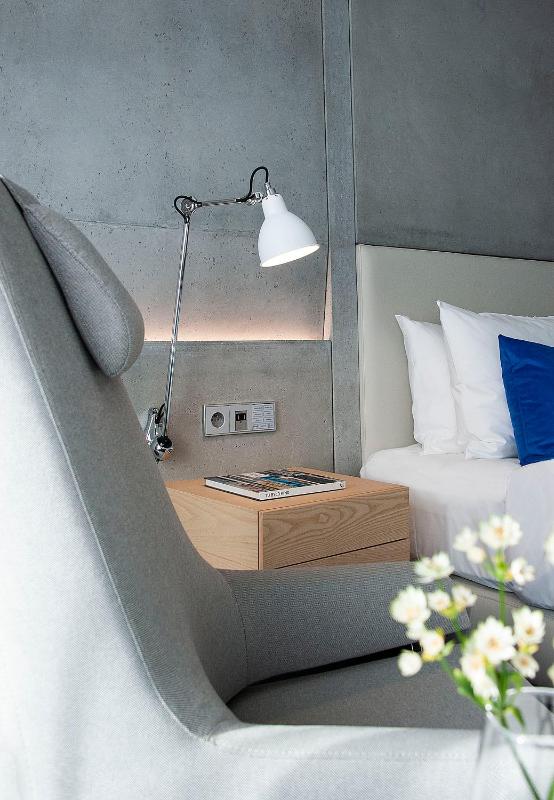 King Guest Room image 1