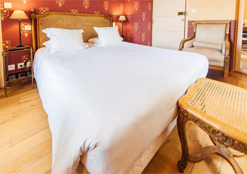 Small Double Room image 2