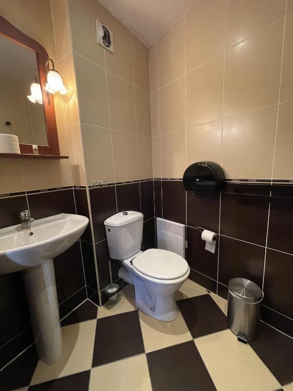 Double Room with Private Bathroom image 4