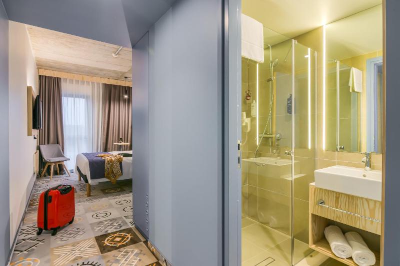 Superior Double Room image 4