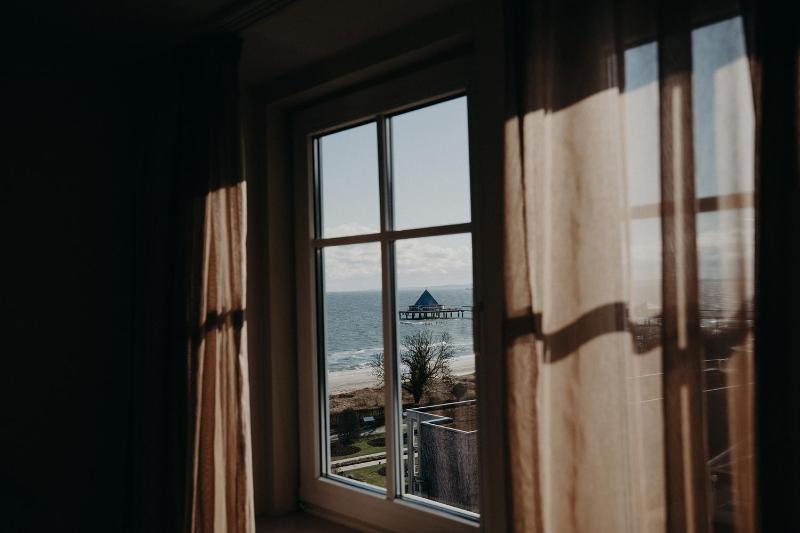 Double Room with Side Sea View image 4
