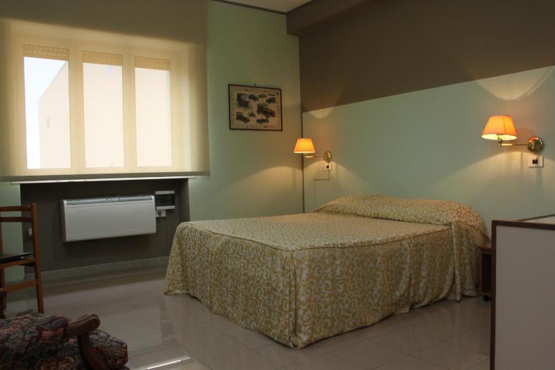 Double or Twin Room image 2