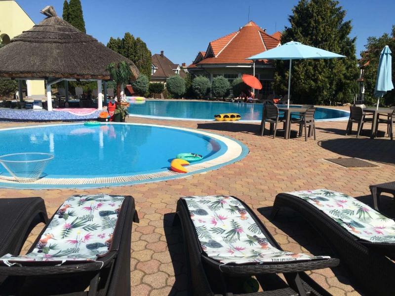 Medencepart Apartman Images