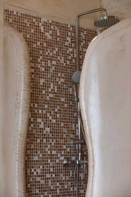 Junior Suite with Outdoor Jacuzzi image 4
