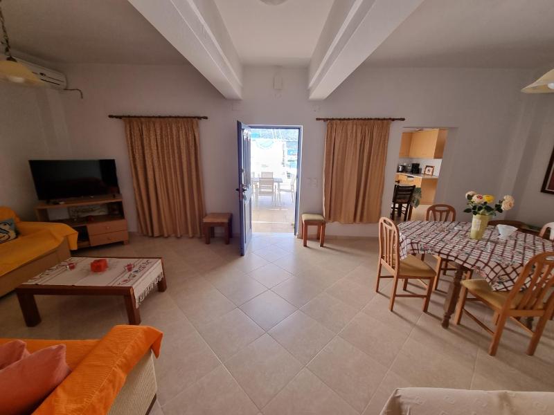Astali Beach House - image 10