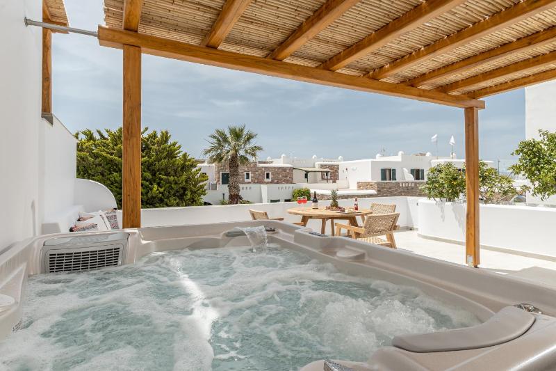 Suite with Hot Tub image 1