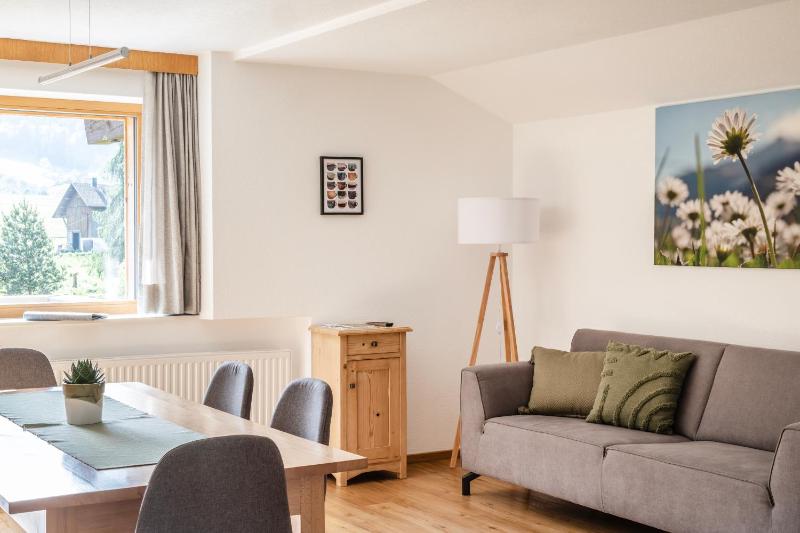 Three-Bedroom Apartment with 3 Bathroom and Mountain Views image 3