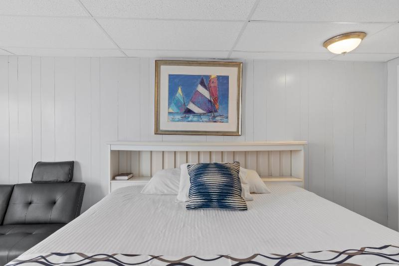 King Room image 2