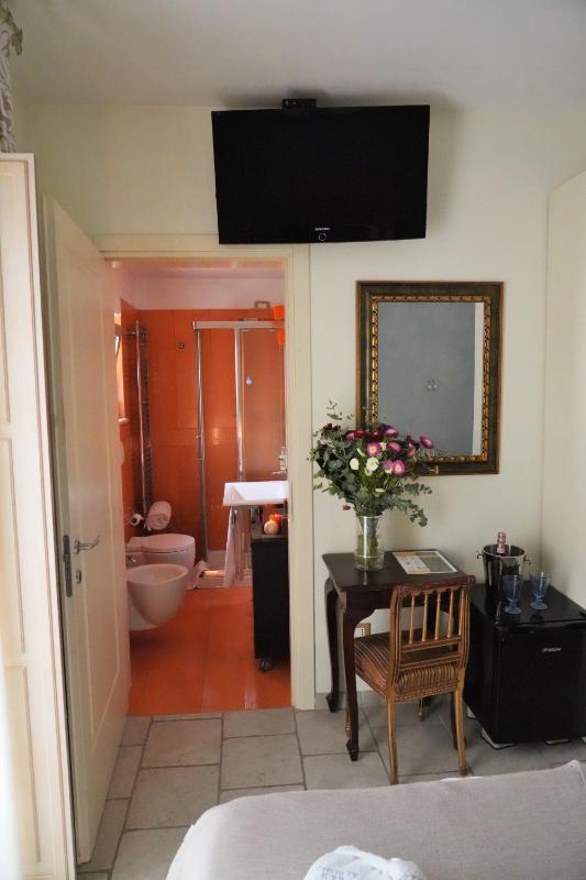 Single Room image 4
