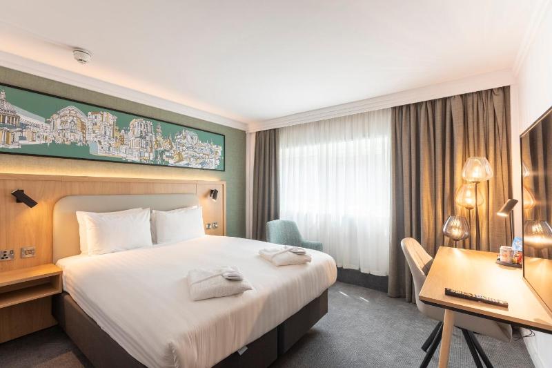 Premium Double Room image 2