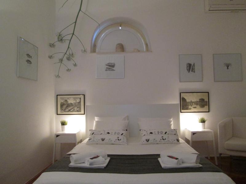 Double Room with Balcony and Sea View image 4