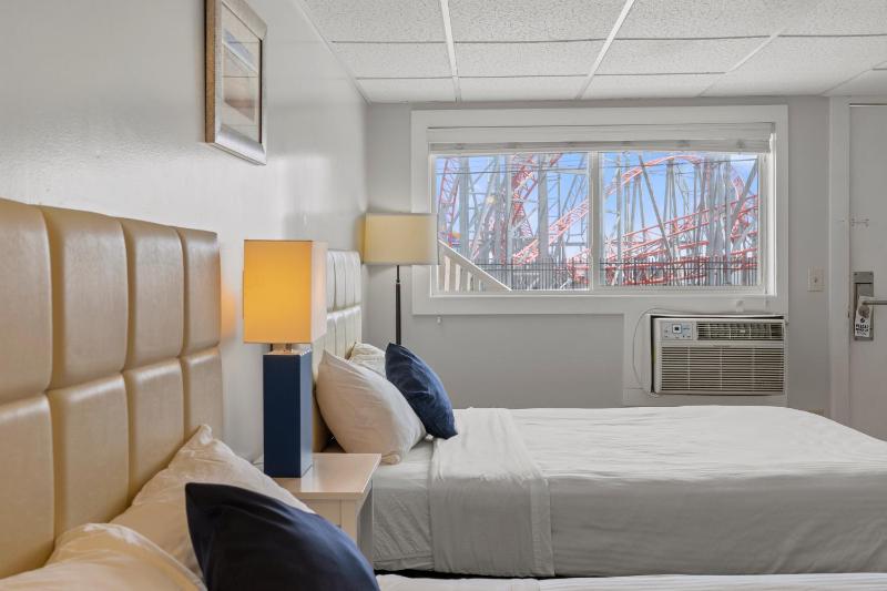 Double Room image 4