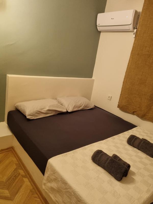 Triple Room with Balcony image 2
