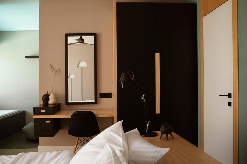 Sapphire Zen Queen Suite with Private Pool image 4