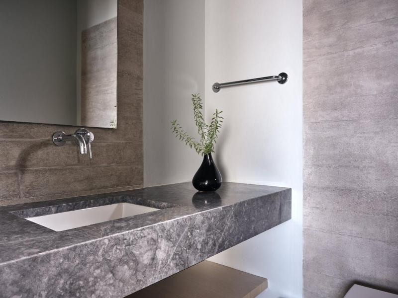 Sapphire Zen Queen Suite with Private Pool image 3