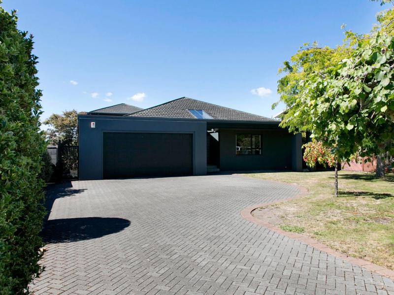Taupo Escape - Rainbow Point Holiday Home - image 23
