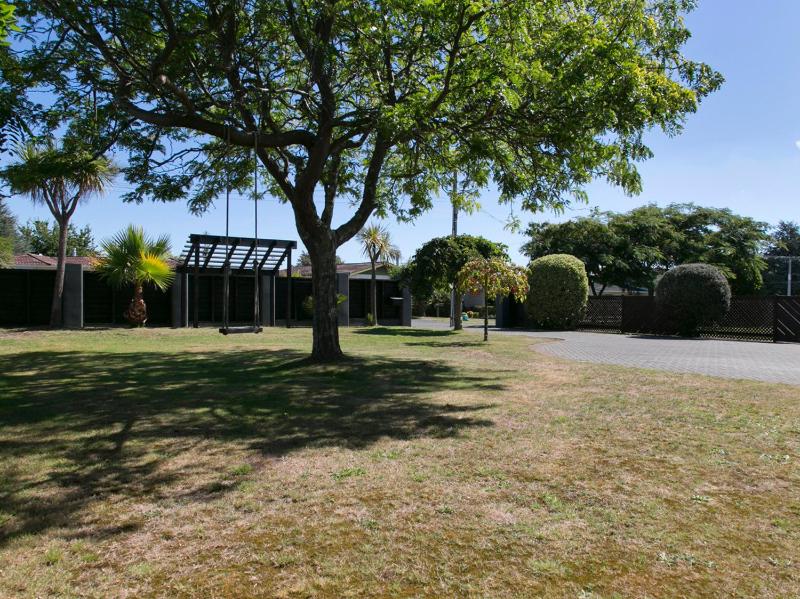 Taupo Escape - Rainbow Point Holiday Home - image 11