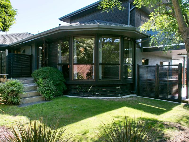 Taupo Escape - Rainbow Point Holiday Home - image 12