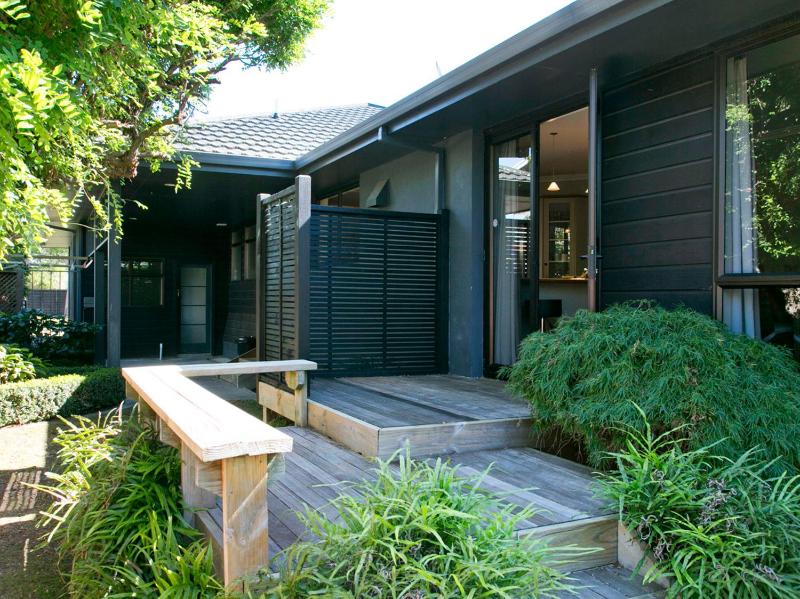 Taupo Escape - Rainbow Point Holiday Home - image 10