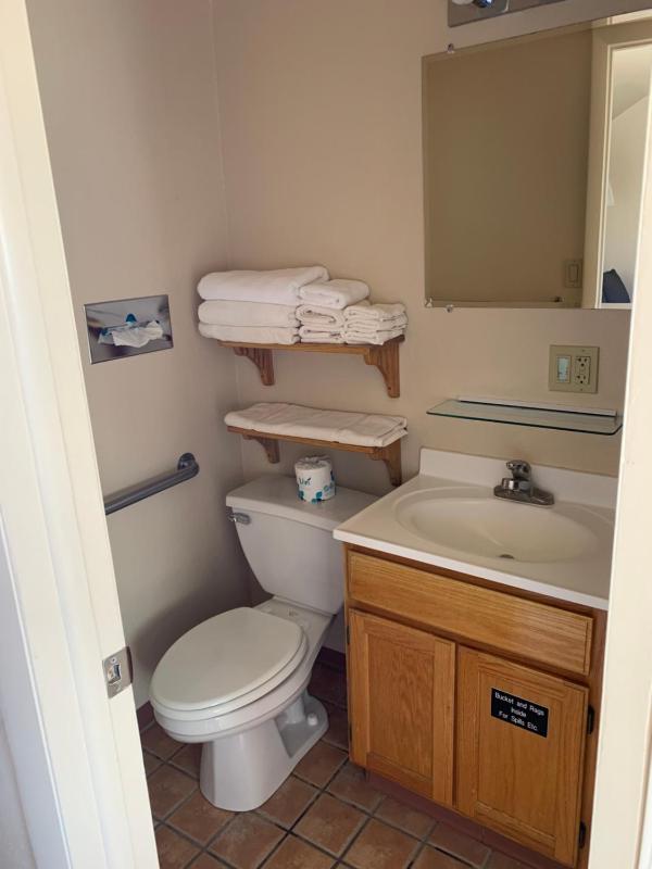 Budget Double Room image 4