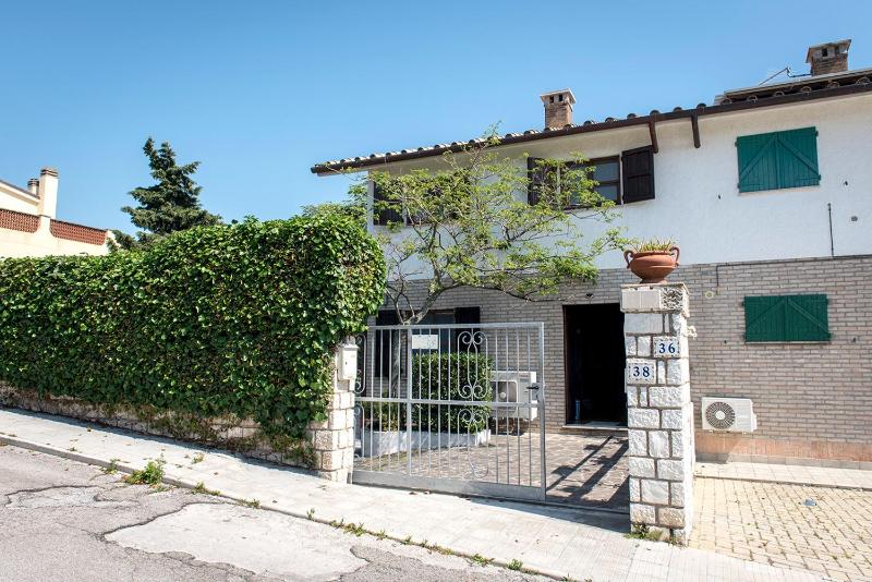 M261 - Marcelli trilocale ristrutturato con terrazzo vista mare pt - image 36