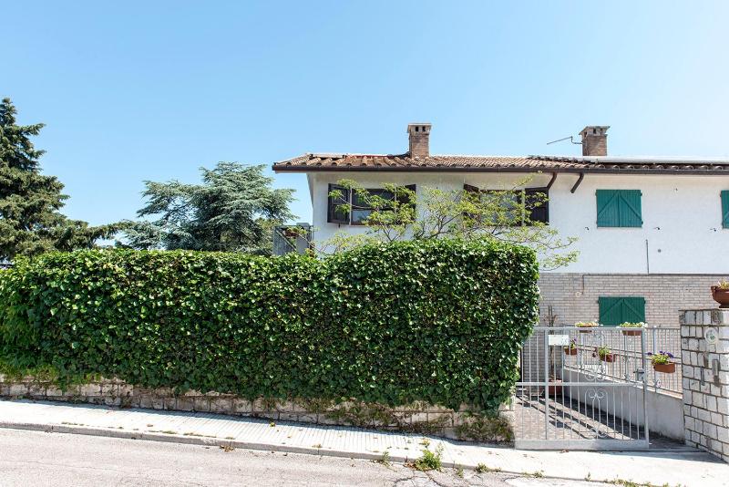 M261 - Marcelli trilocale ristrutturato con terrazzo vista mare pt - image 33
