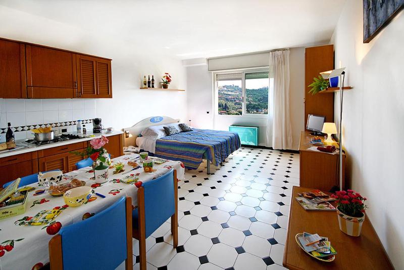 One-Bedroom Apartment (4 Adults) image 2