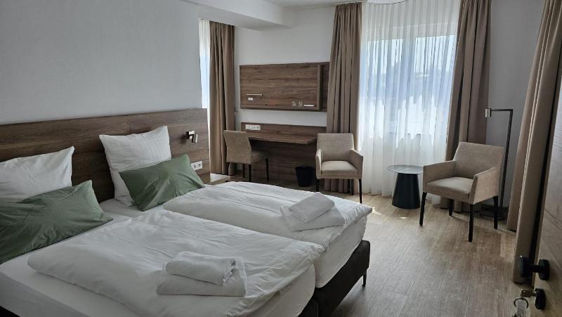 Deluxe Double Room image 1