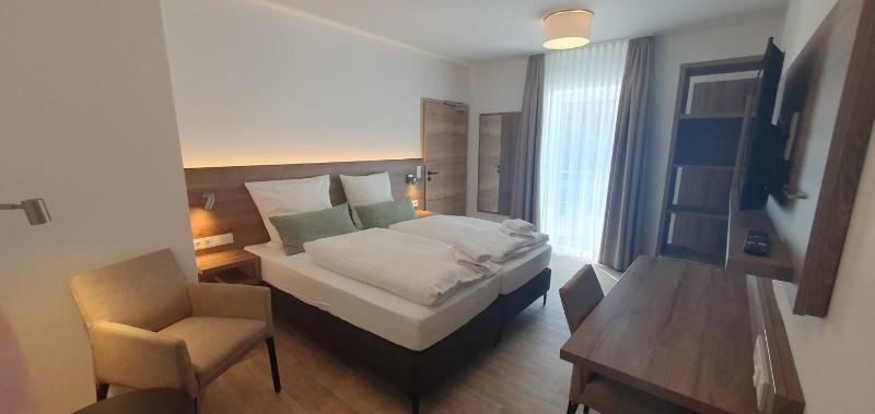 Deluxe Double Room image 4