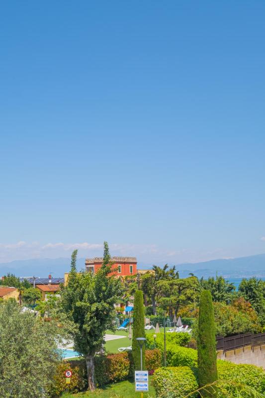 Plaza Lago di Garda Rooms - Rooftop Lakeview & Jacuzzi - image 3