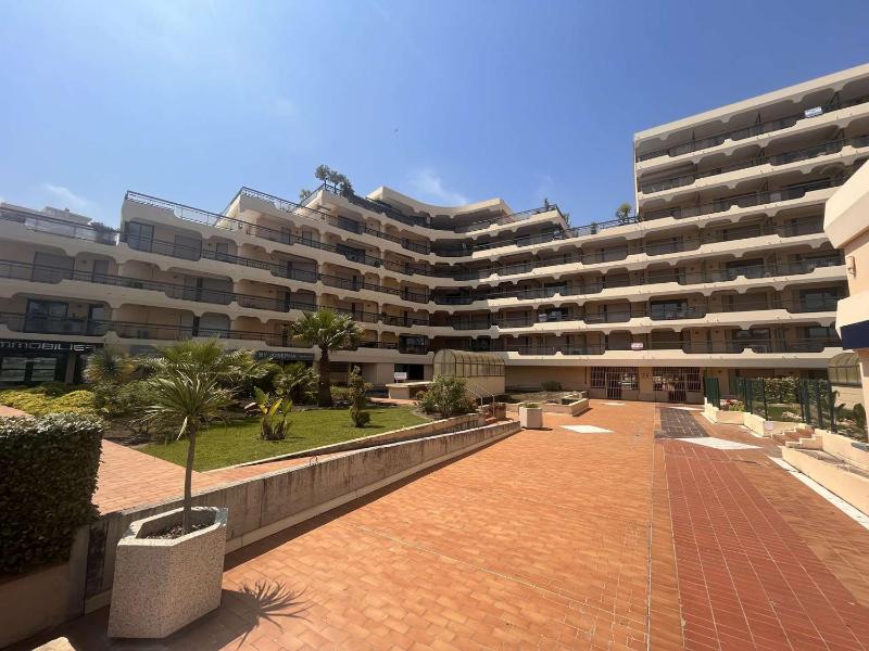 Appartement 2P 4 Couchages Terrasse et Salon de Jardin à 200m de la Plage Fréjus - FR-1-226A-22 - image 6
