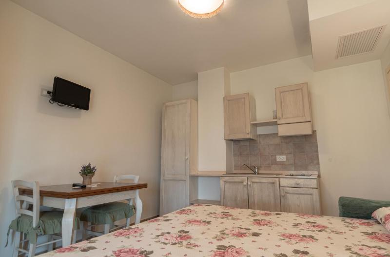 Apartment with Garden View image 4