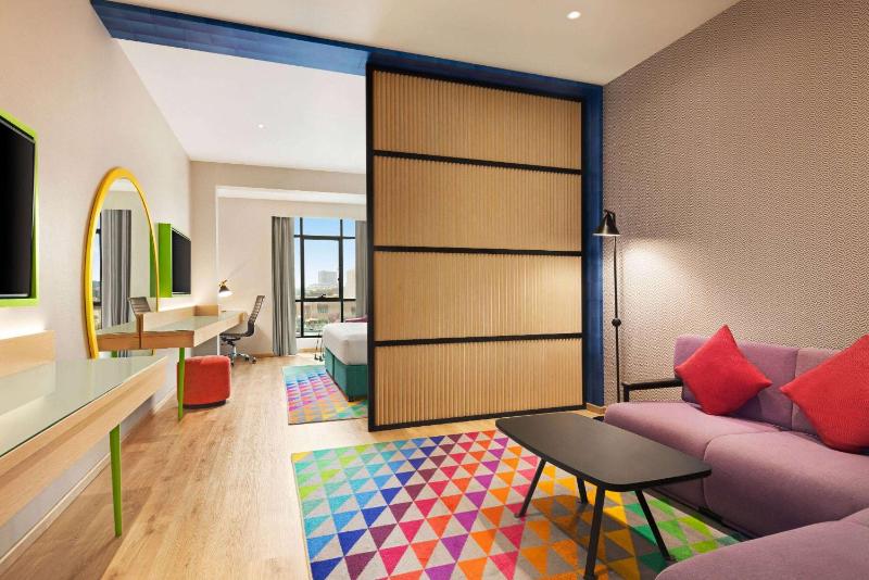 Junior Suite, 1 King Bed - Complimentary Transfer to La Mer Beach, Dubai Mall / Burj Khalifa Metro Station image 1